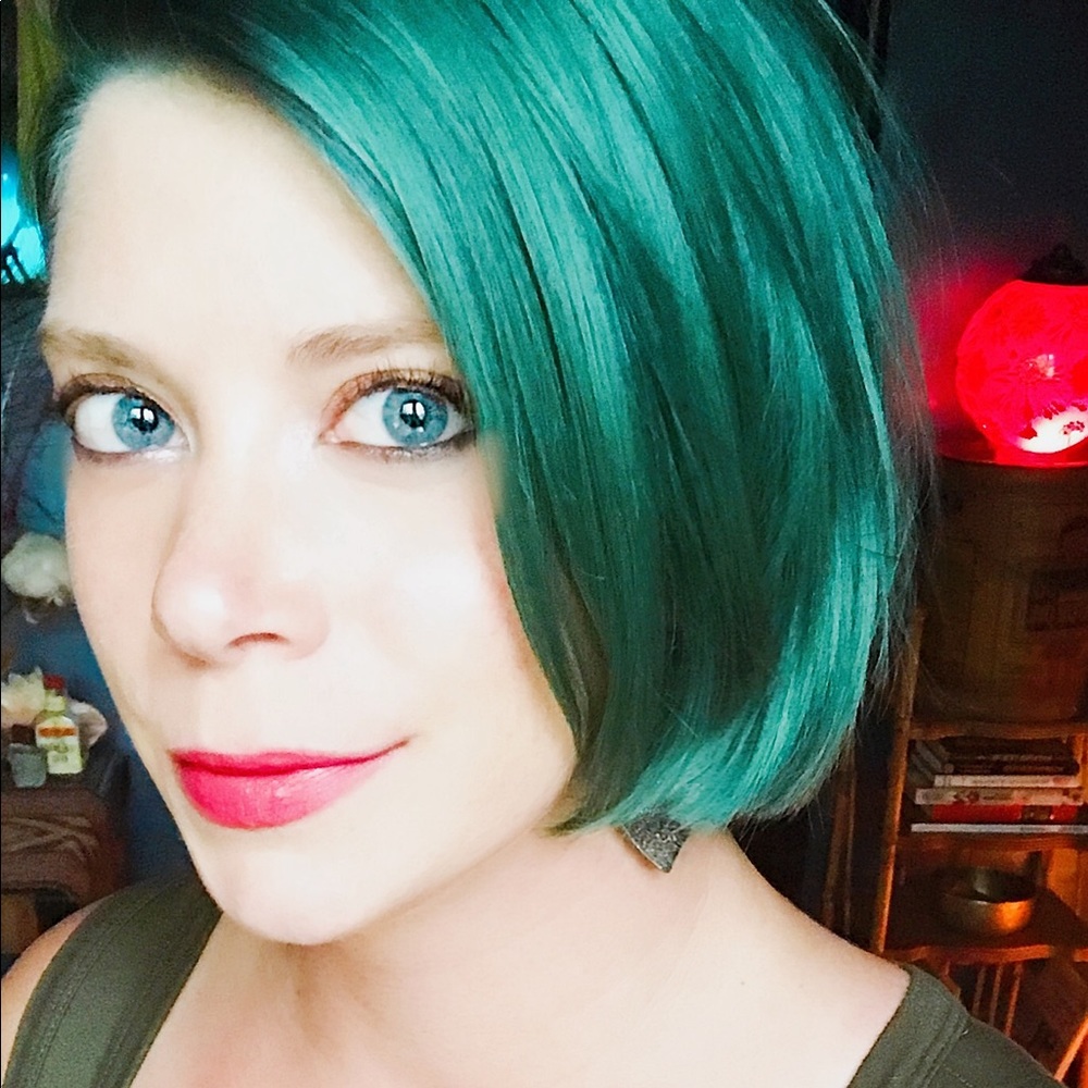 Meet your Posher, Alissa